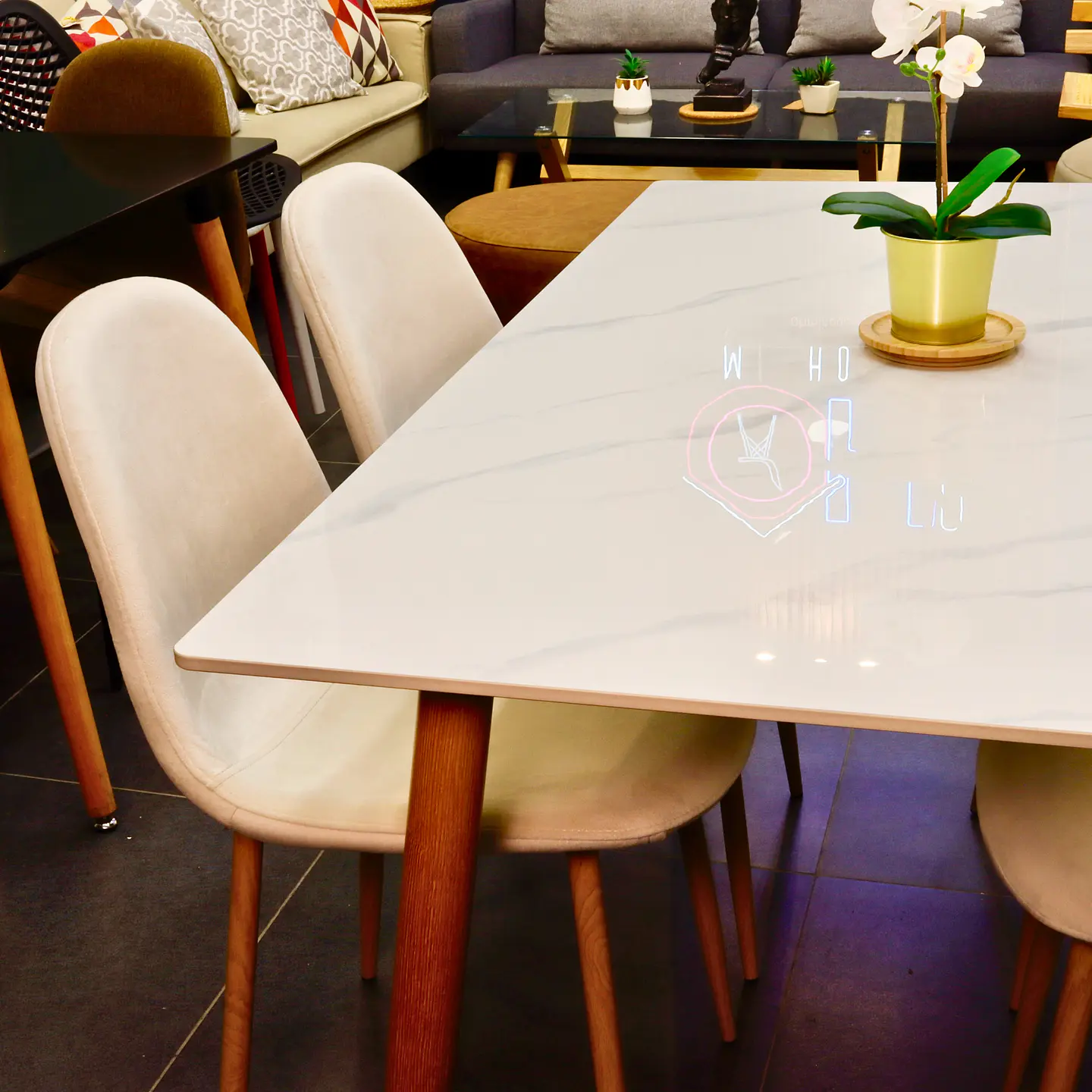 Set Comedor Rectangular de Cuarzo + 4 Sillas Eames Velvet 4