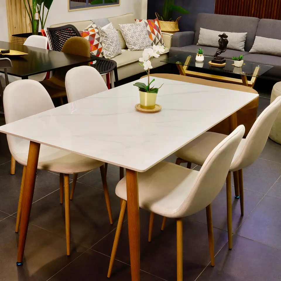 Set Comedor Rectangular de Cuarzo + 4 Sillas Eames Velvet 2