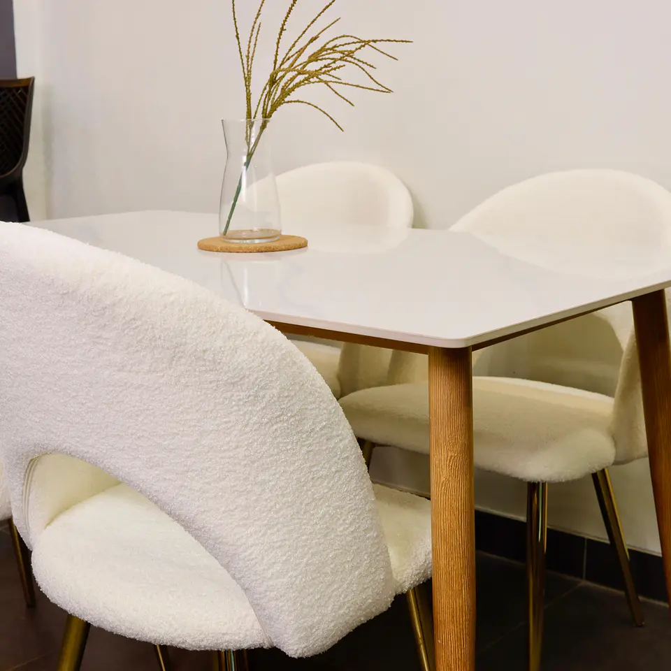 Set Comedor Rectangular de Cuarzo + 4 Sillas Eames Lana Bouclé Blanco   5