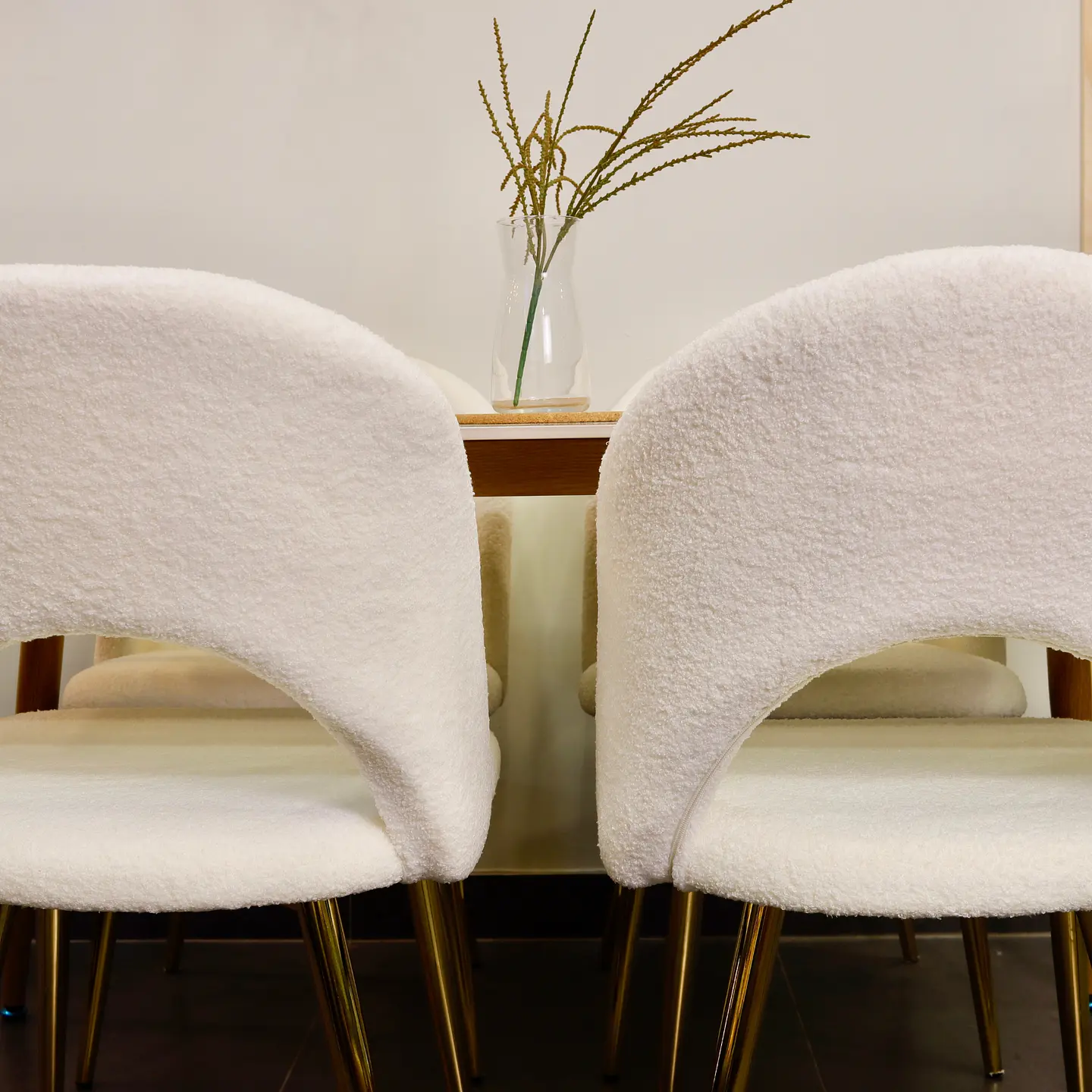 Set Comedor Rectangular de Cuarzo + 4 Sillas Eames Lana Bouclé Blanco   7