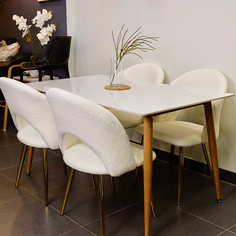 Set Comedor Rectangular de Cuarzo + 4 Sillas Eames Lana Bouclé Blanco  