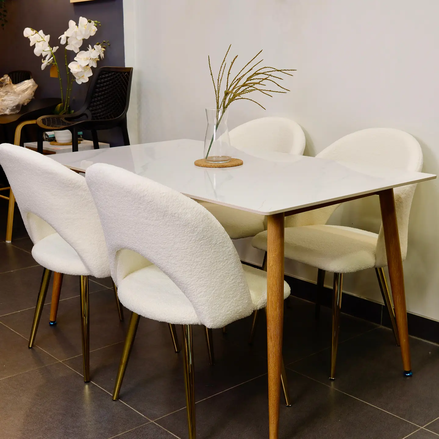 Set Comedor Rectangular de Cuarzo + 4 Sillas Eames Lana Bouclé Blanco   1