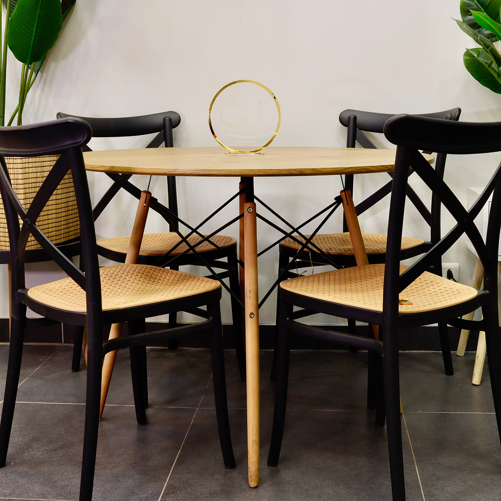 Set Comedor Eames Redondo 100cm Wood + 4 Sillas Crossback Top Negro  7