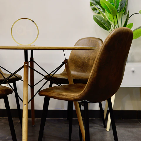 Set Comedor Eames Redondo 100cm Wood + 4 Sillas Eames Ecocuero Café 