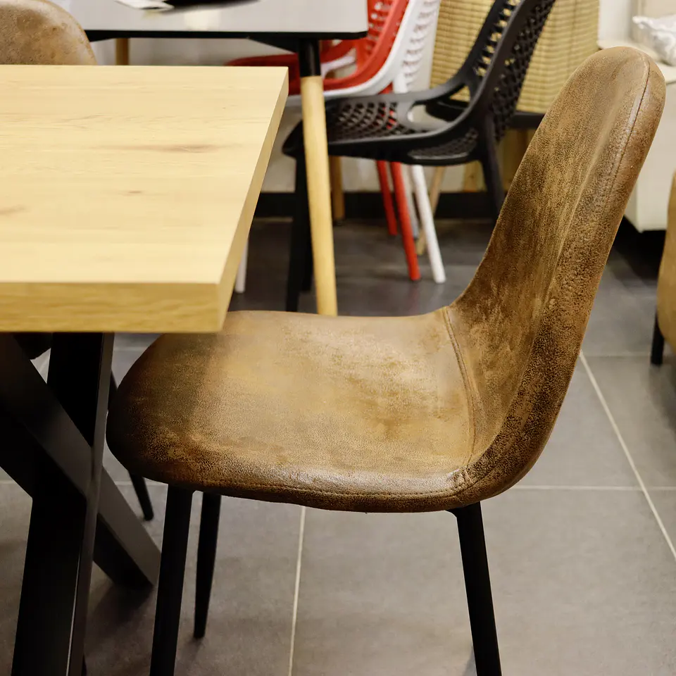 Set Comedor Xtable Wood + Sillas Eames Ecocuero Café 8