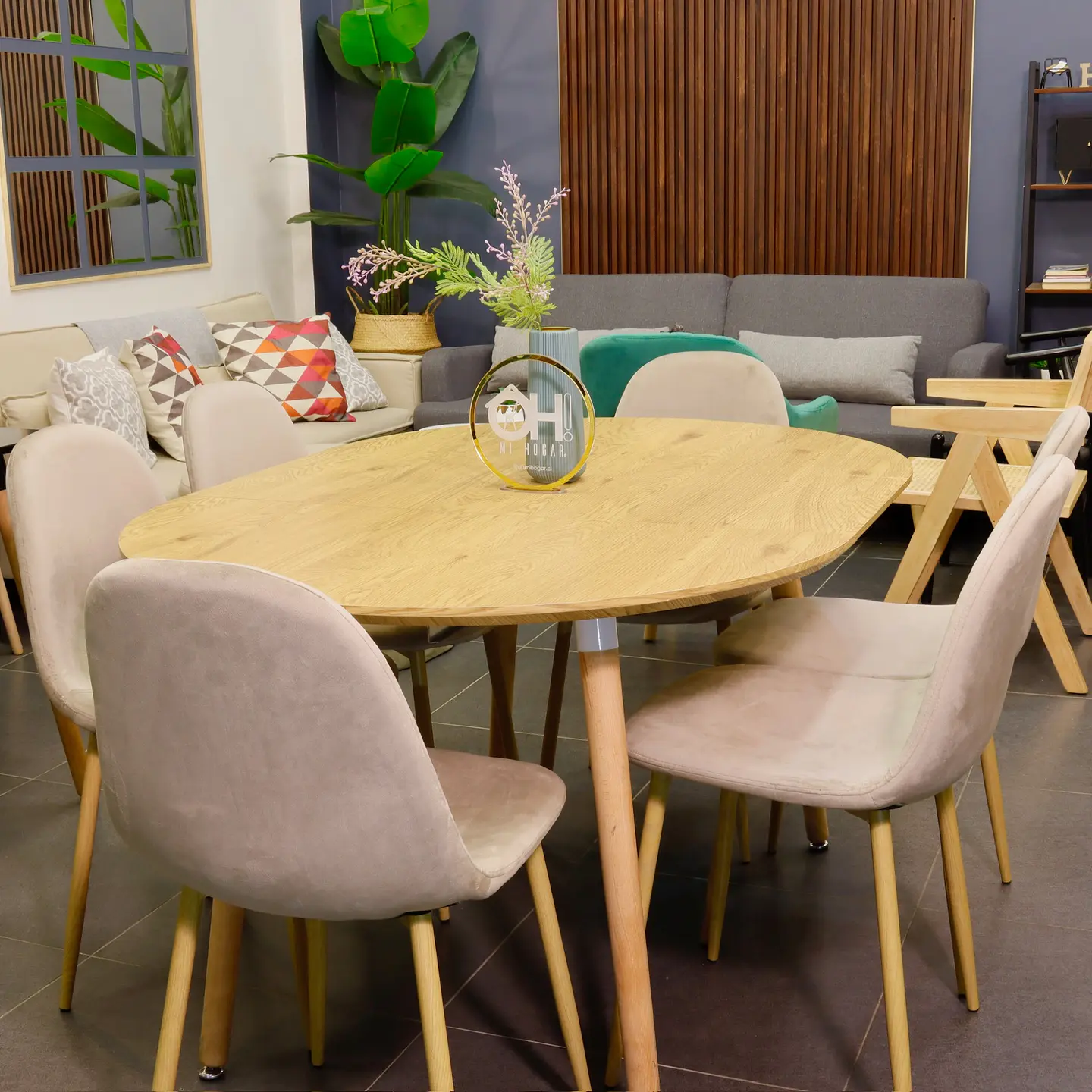 Comedor Extensible Wood (100 - 140 -180 cm) + Sillas Eames Velvet 17