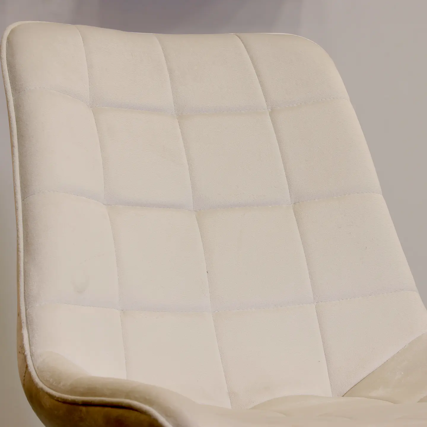 Silla Milano Patas Doradas  14