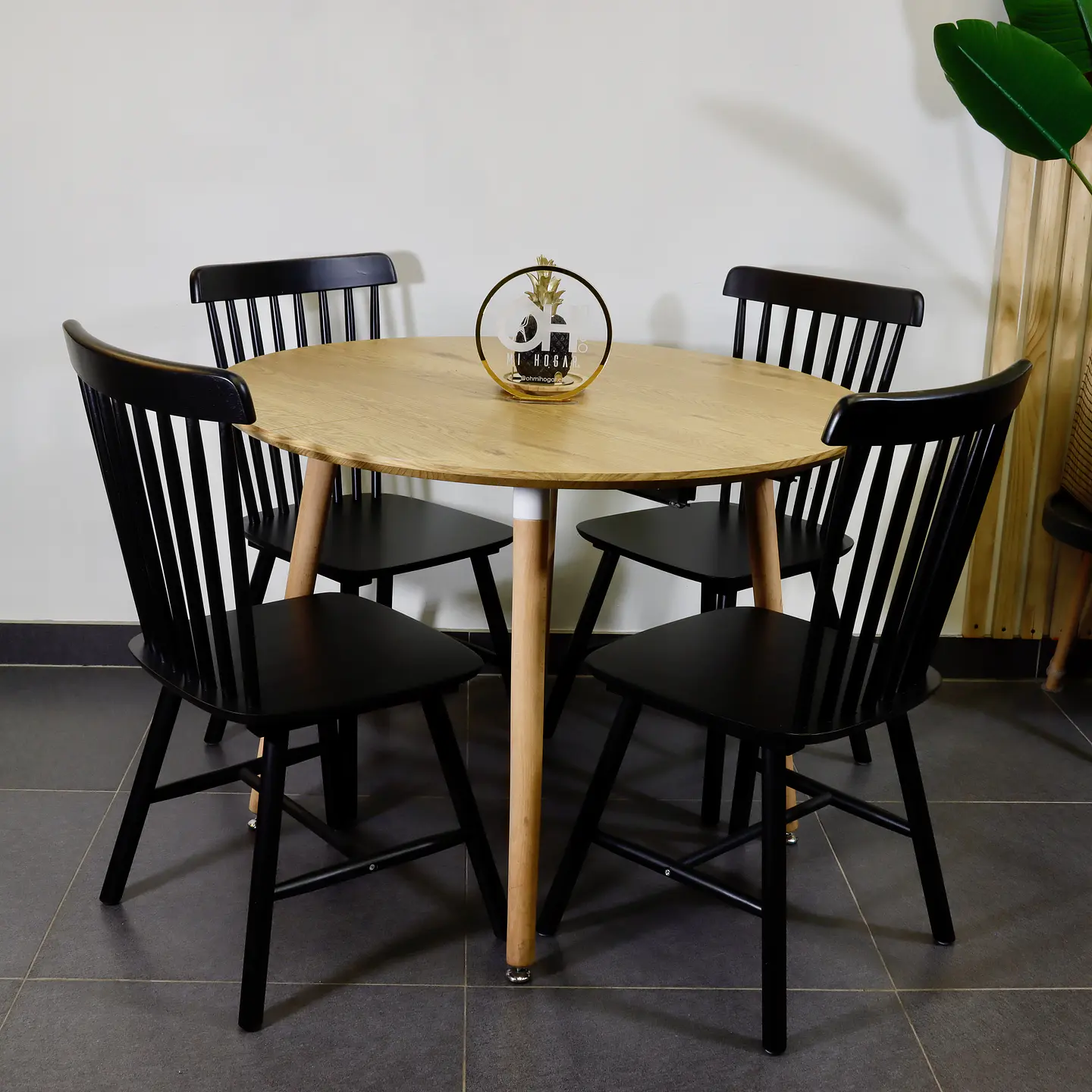 Comedor Extensible Wood (100x100cm a 140cm & 180cm) + Sillas Windsor de Madera 2
