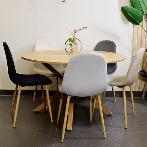 Set de Comedor Mesa Redonda Ohmioh Natural 120cm + Sillas Eames Velvet