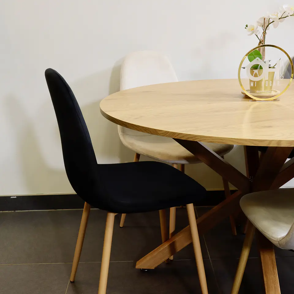 Set de Comedor Mesa Redonda Ohmioh Natural 120cm + Sillas Eames Velvet 2