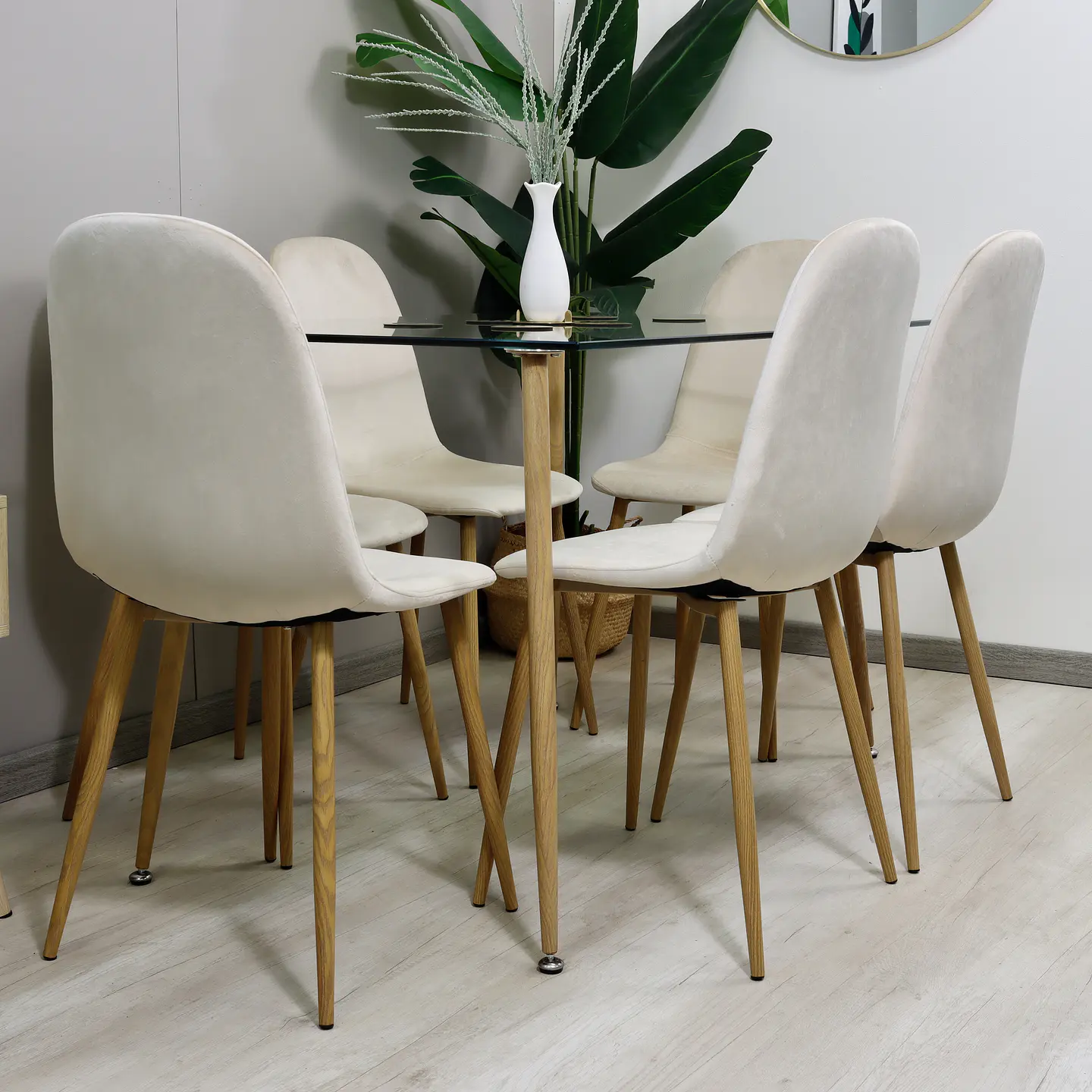 Set de Comedor Rectangular Vidrio 120x80cm + Sillas Eames Velvet 1