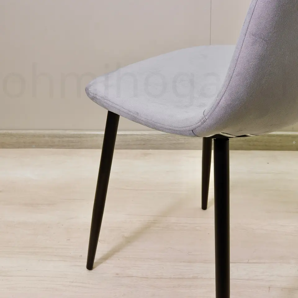 Silla Eames Velvet PN 14