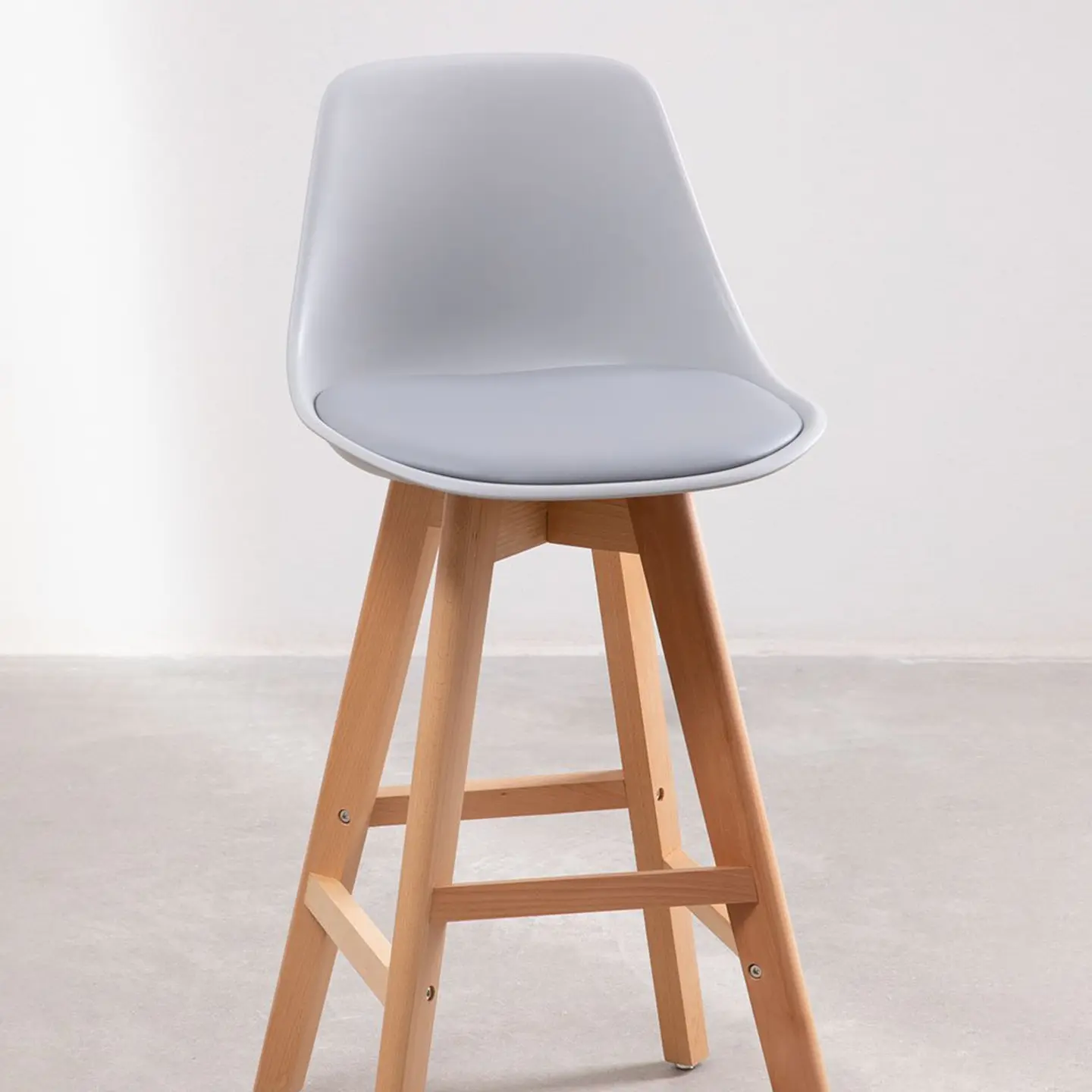 Taburete Eames Acolchado 66cm 3