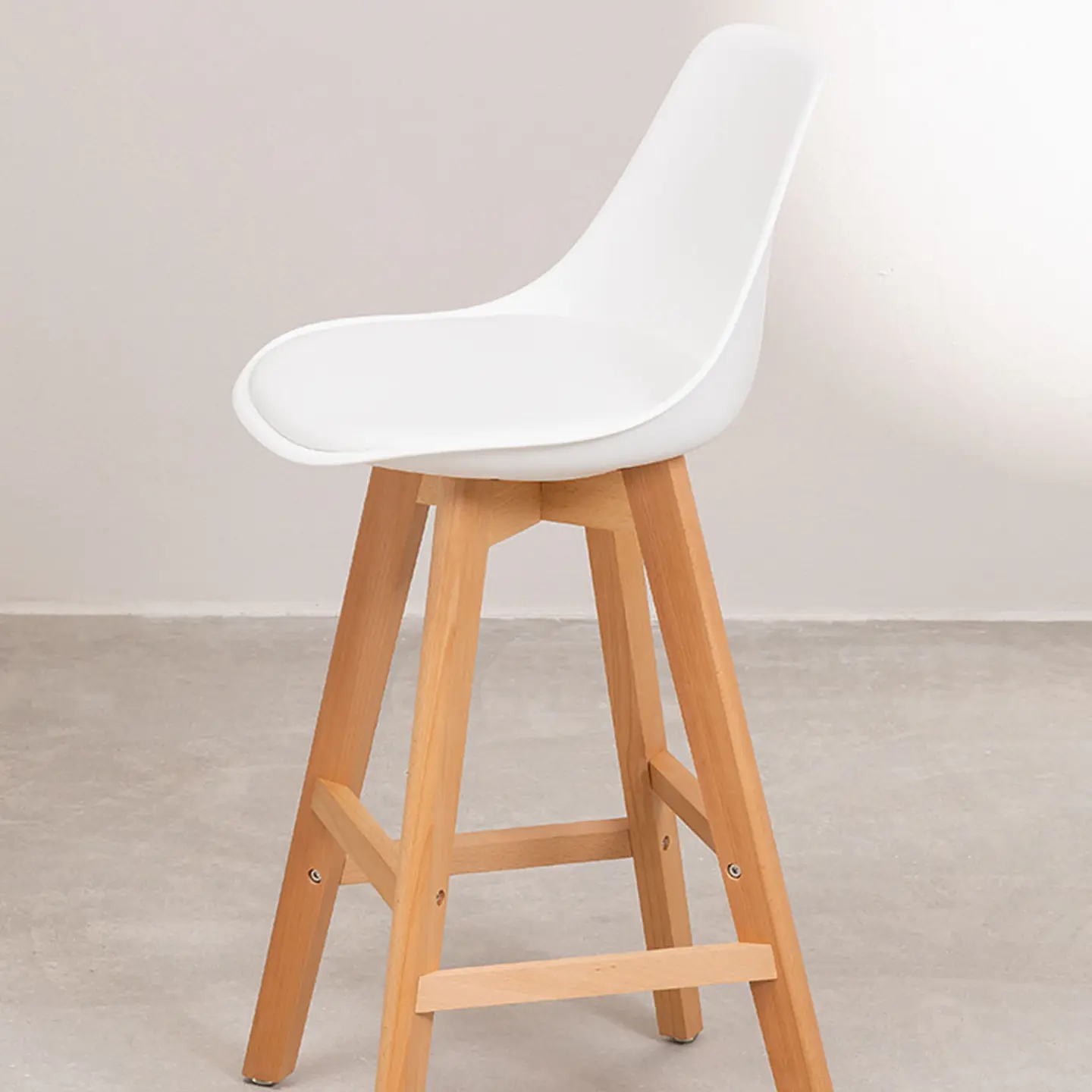Taburete Eames Acolchado 66cm 9
