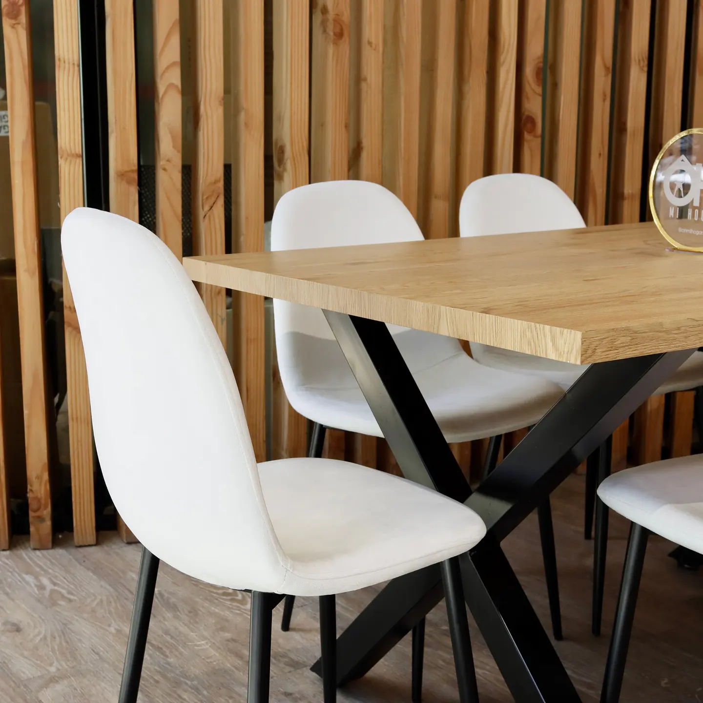 Set Comedor Mesa Xtable Wood + Sillas Eames Velvet PN 10
