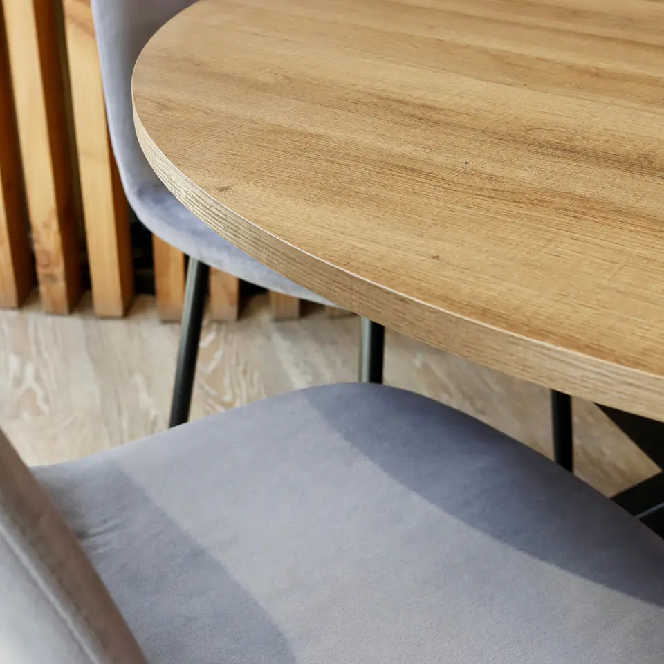 Mesa Ohmioh Redonda Wood + 4 Sillas Eames Velvet PN 4