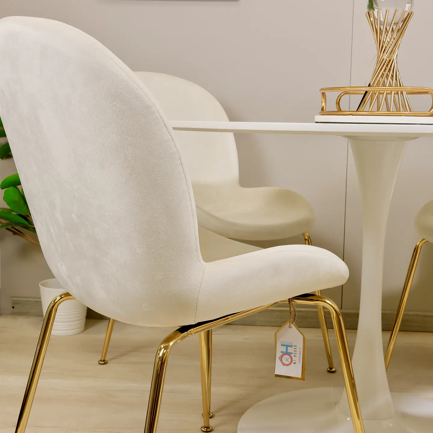 Comedor Redondo Tulip 100cm + 4 Sillas Berta 8