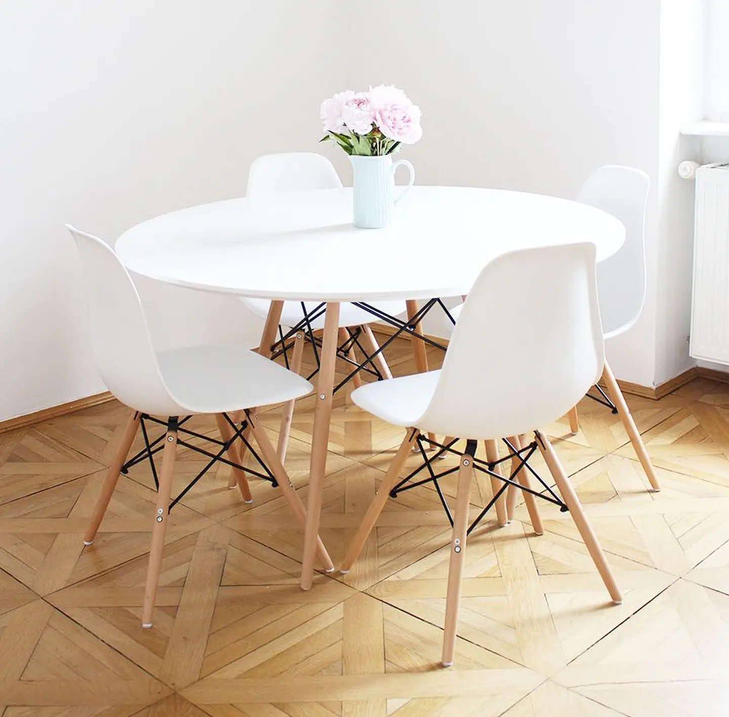 Comedor Redondo Eames 100cm + 4 Sillas Eames Clásicas 3