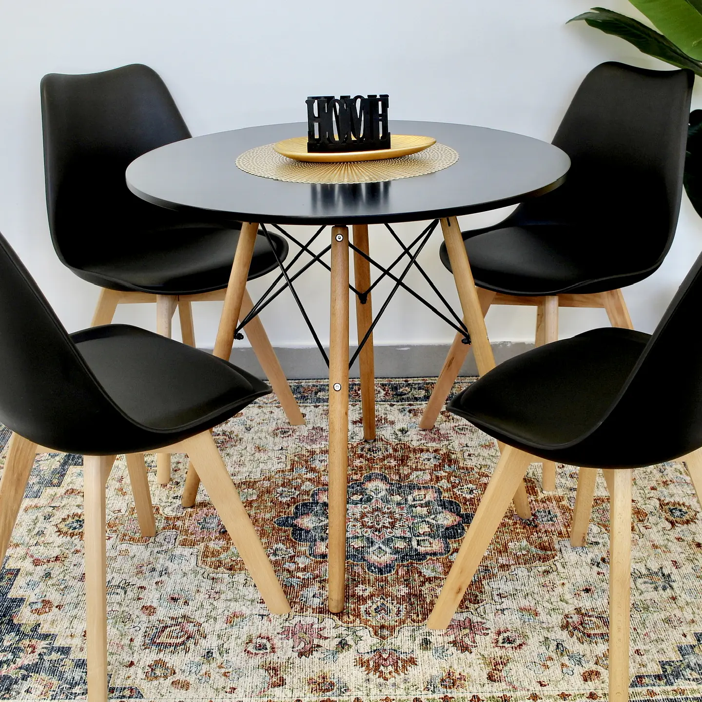 Comedor Redondo Eames 80cm + 4 Sillas Eames Acolchadas  2