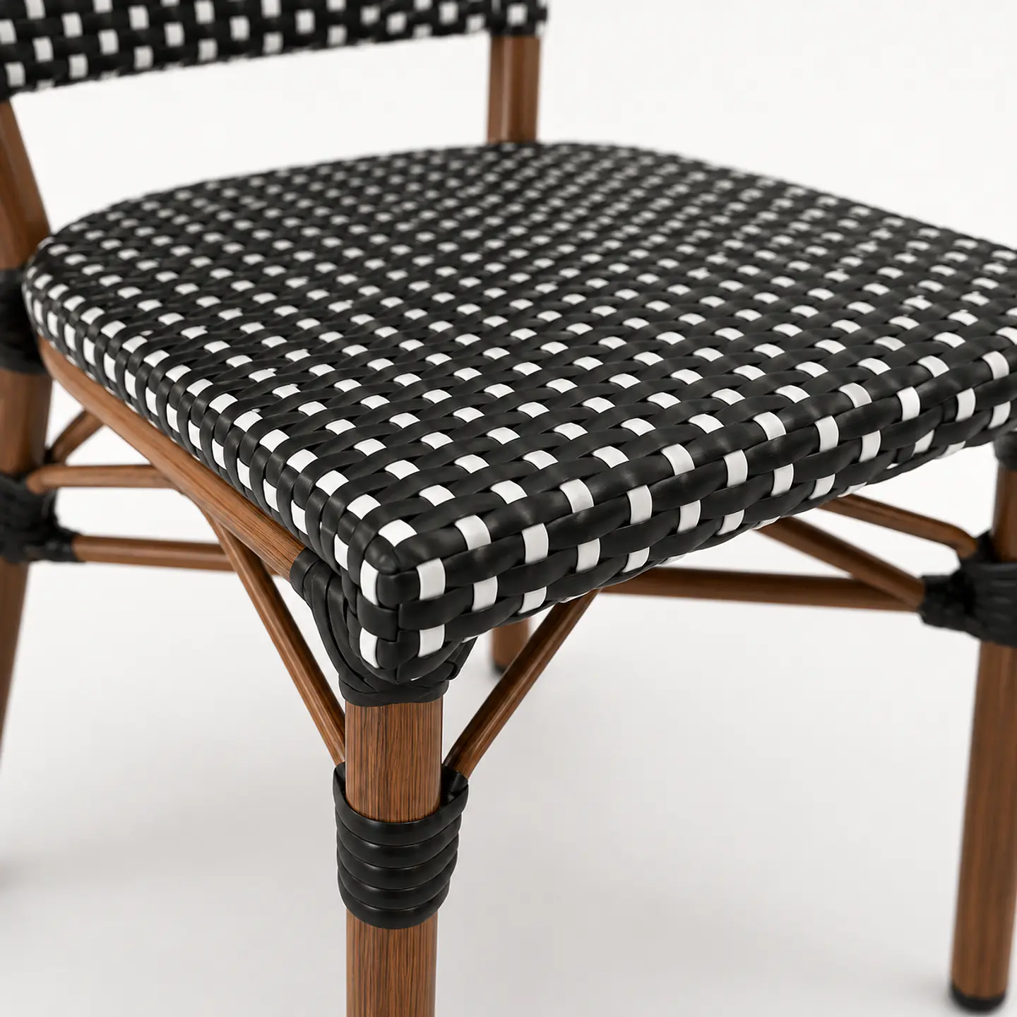 Silla Bistro Parisina Ratan Trenzado Base Nogal 9