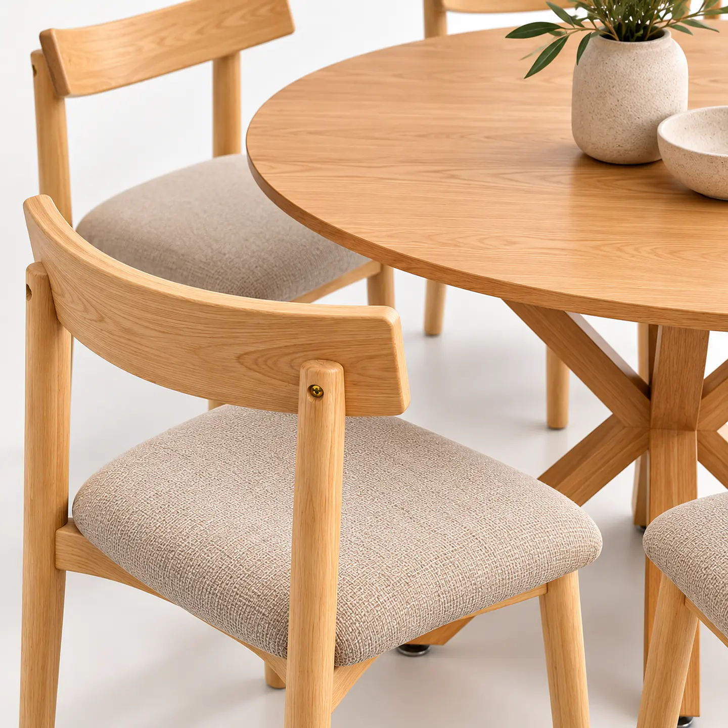 Set de Comedor Redondo Ohmioh de Madera + 4 Sillas Yuan de Fresno y Lino 3