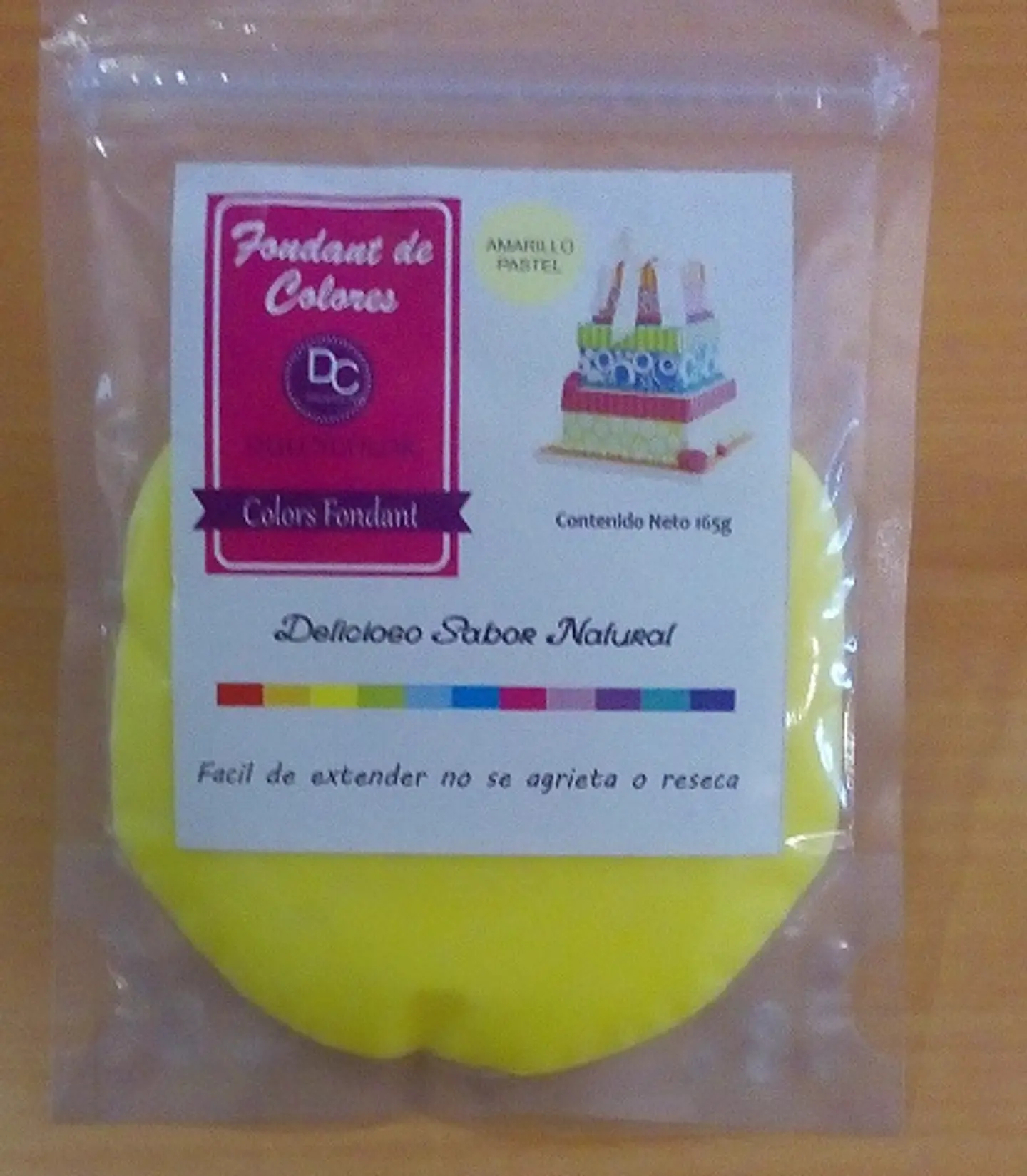  Fondant amarillo pastel 165 gr 1