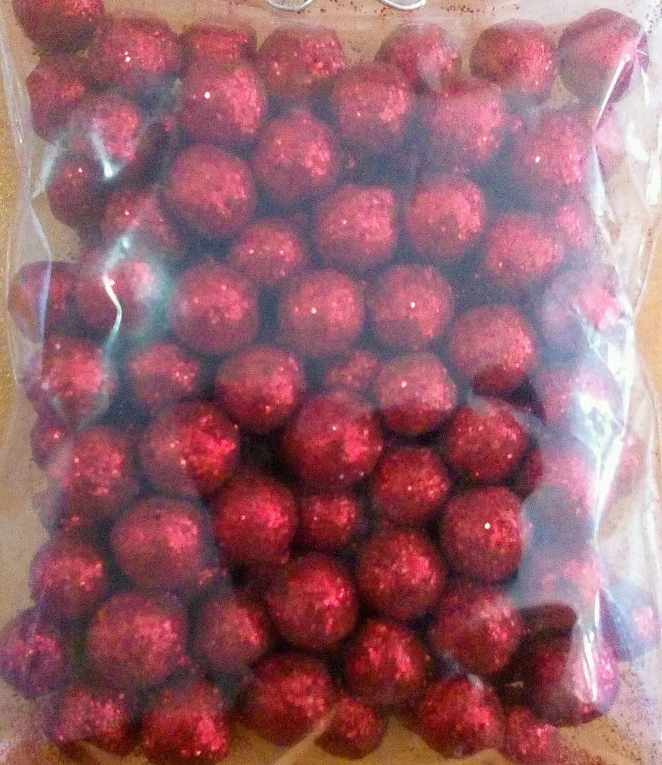  Perla diamantada mediana Rojo Navidad Kilogramo 1