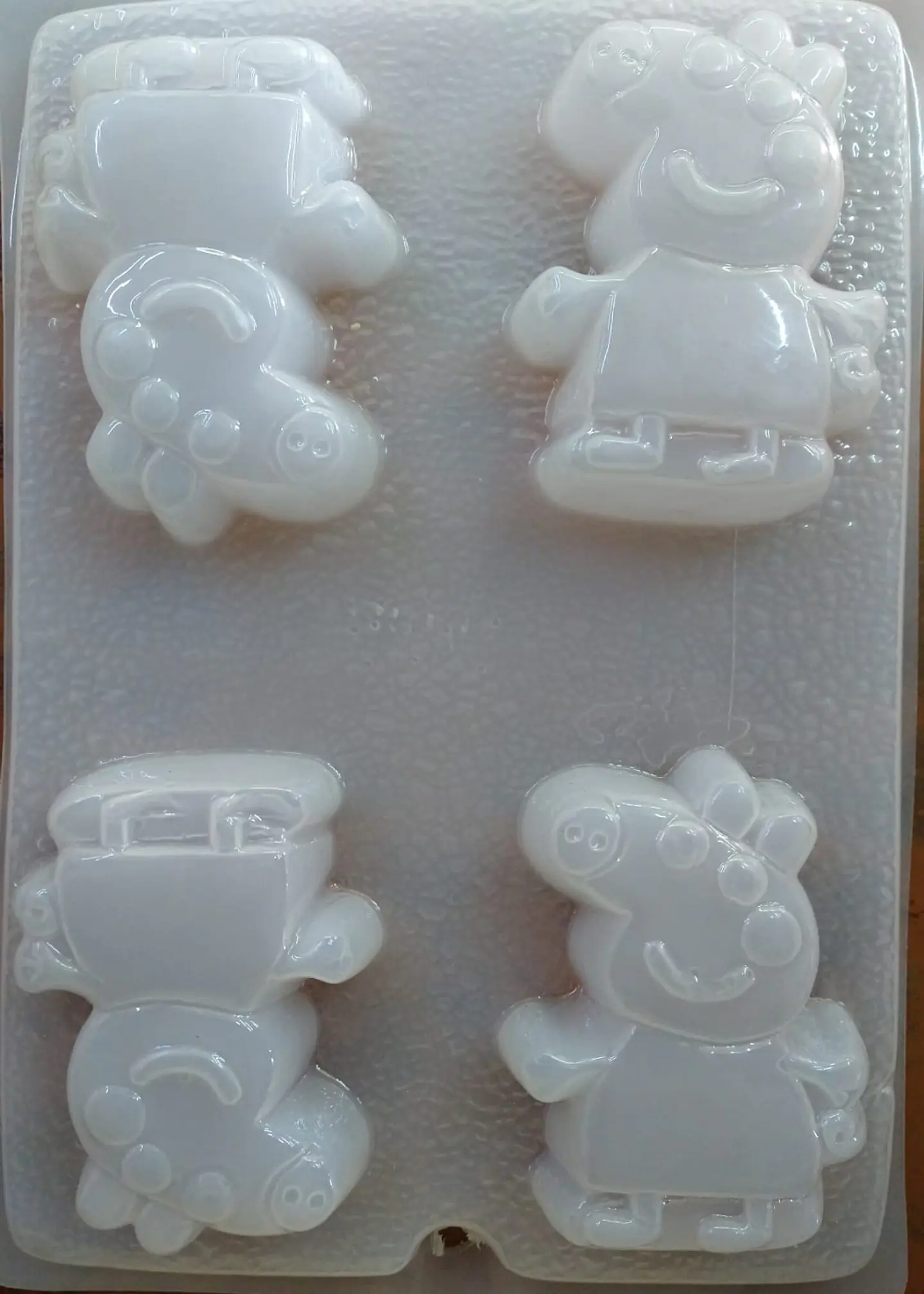  Molde para gelatina chico peppa pig 4cav. 1