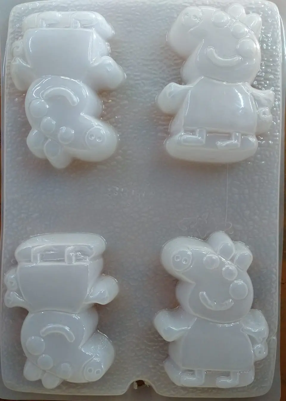  Molde para gelatina chico peppa pig 4cav. 1