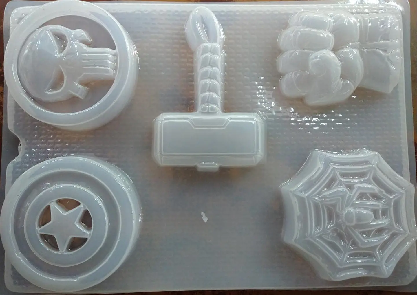  Molde para gelatina chico escudos avengers 1