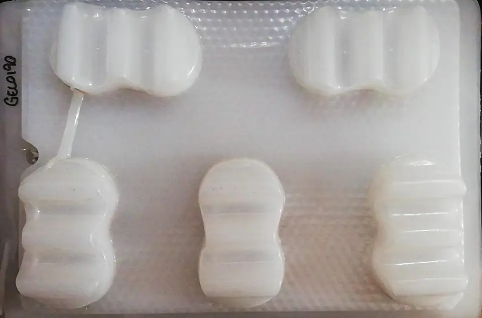  Molde para gelatina chico curvas 1