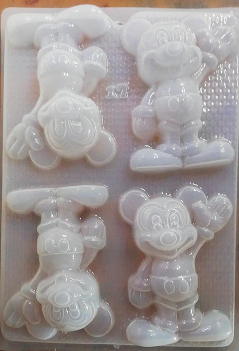 Molde para gelatina chico Mickey  cuerpo completo 4 cav.
