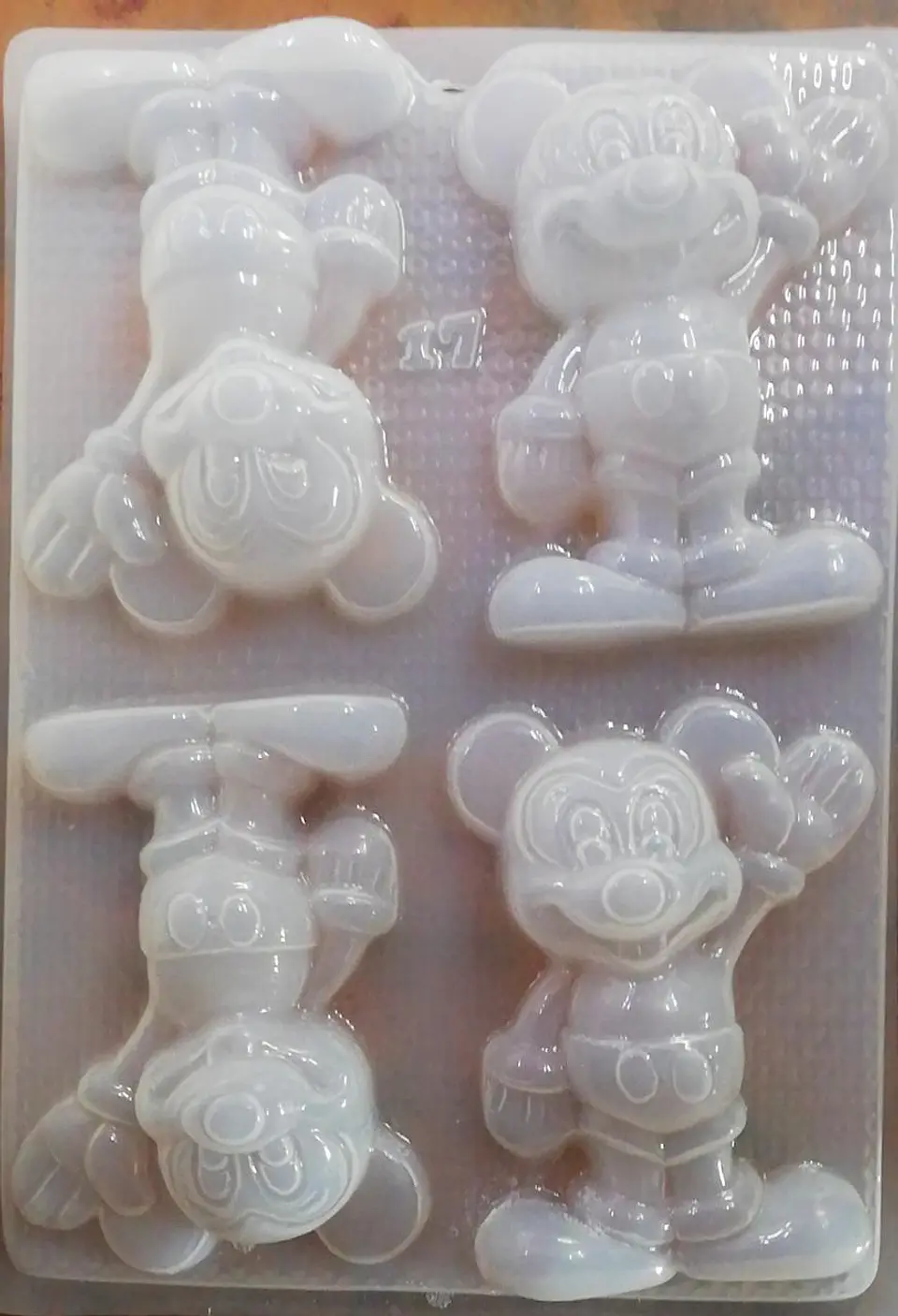  Molde para gelatina chico Mickey  cuerpo completo 4 cav. 1