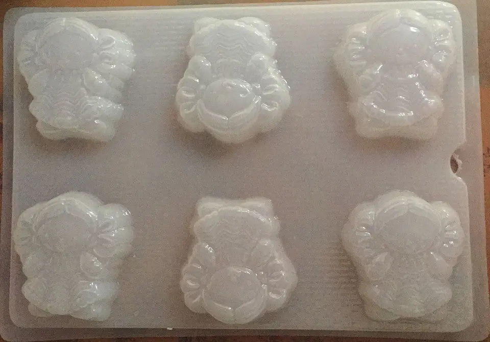  Molde para gelatina chico mu?equitas  Maria 6cav. 1