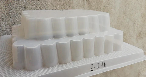  Molde para gelatina jumbo piramide bordeada J-246