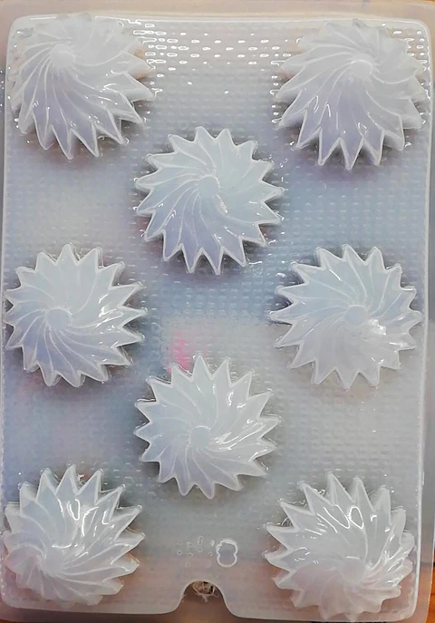  Molda para gelatina chico faldas remolino 8cav.
