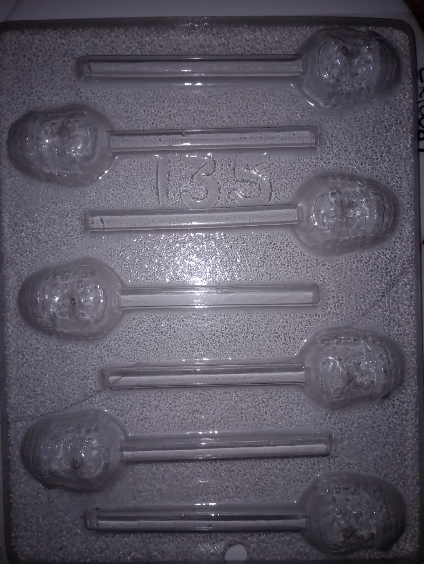  Molde para chocolate paletas el chavo 1
