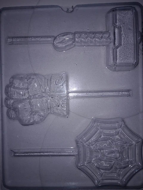  Molde para chocolate paletas martillo Thor telara?a y pu?o 