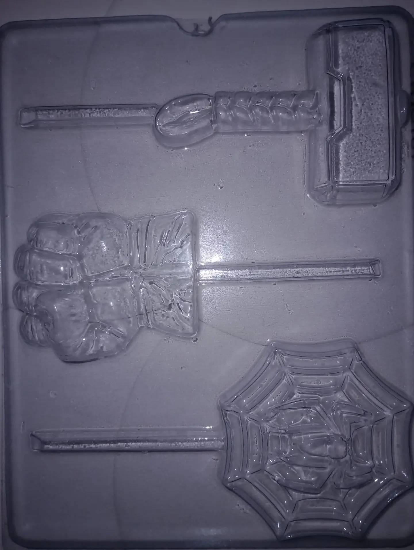  Molde para chocolate paletas martillo Thor telara?a y pu?o  1