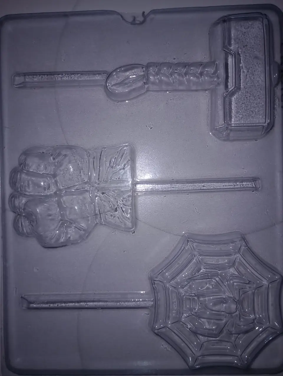  Molde para chocolate paletas martillo Thor telara?a y pu?o  1