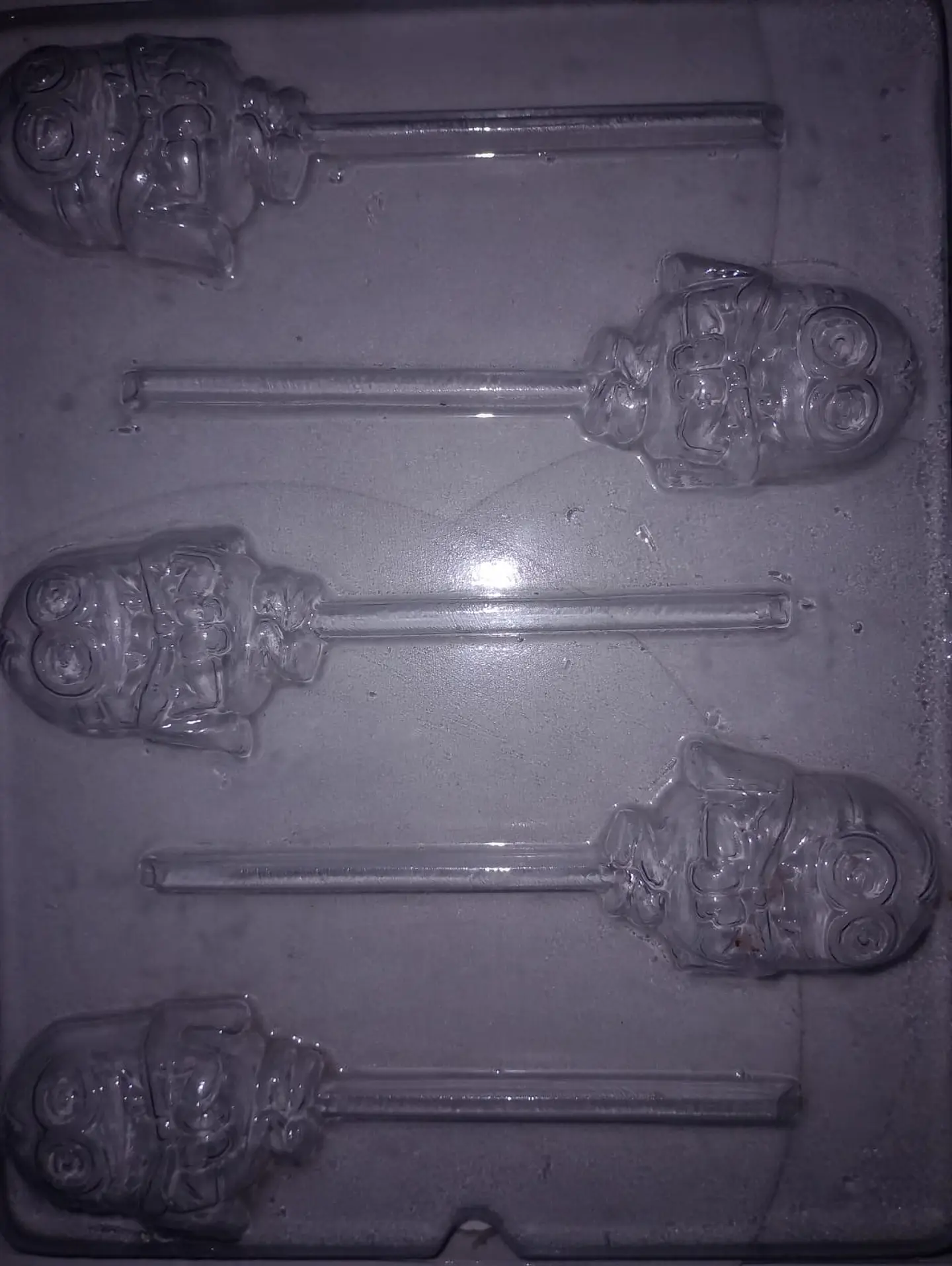  Molde para chocolate paleta Minions 1