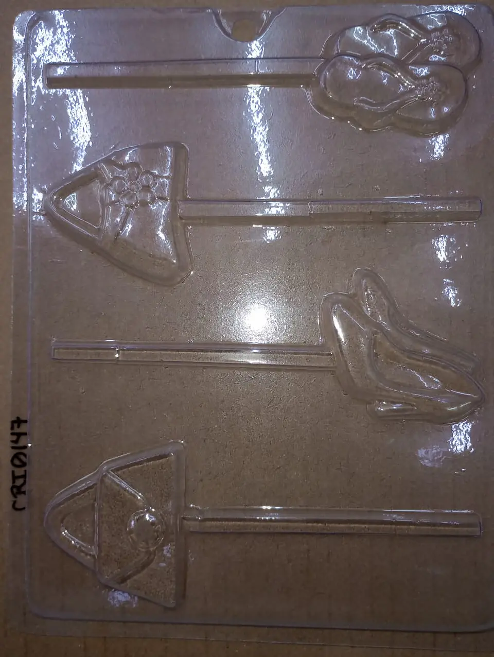  Molde para chocolate zapatilla bolsa y sandalia 1