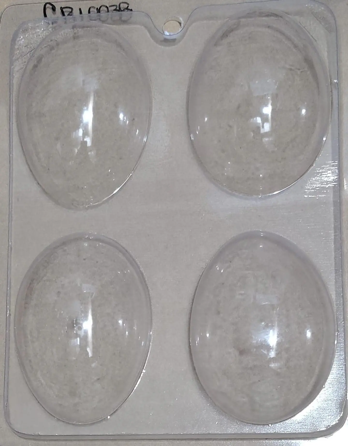  Molde para chocolate huevo liso 4cav. 1