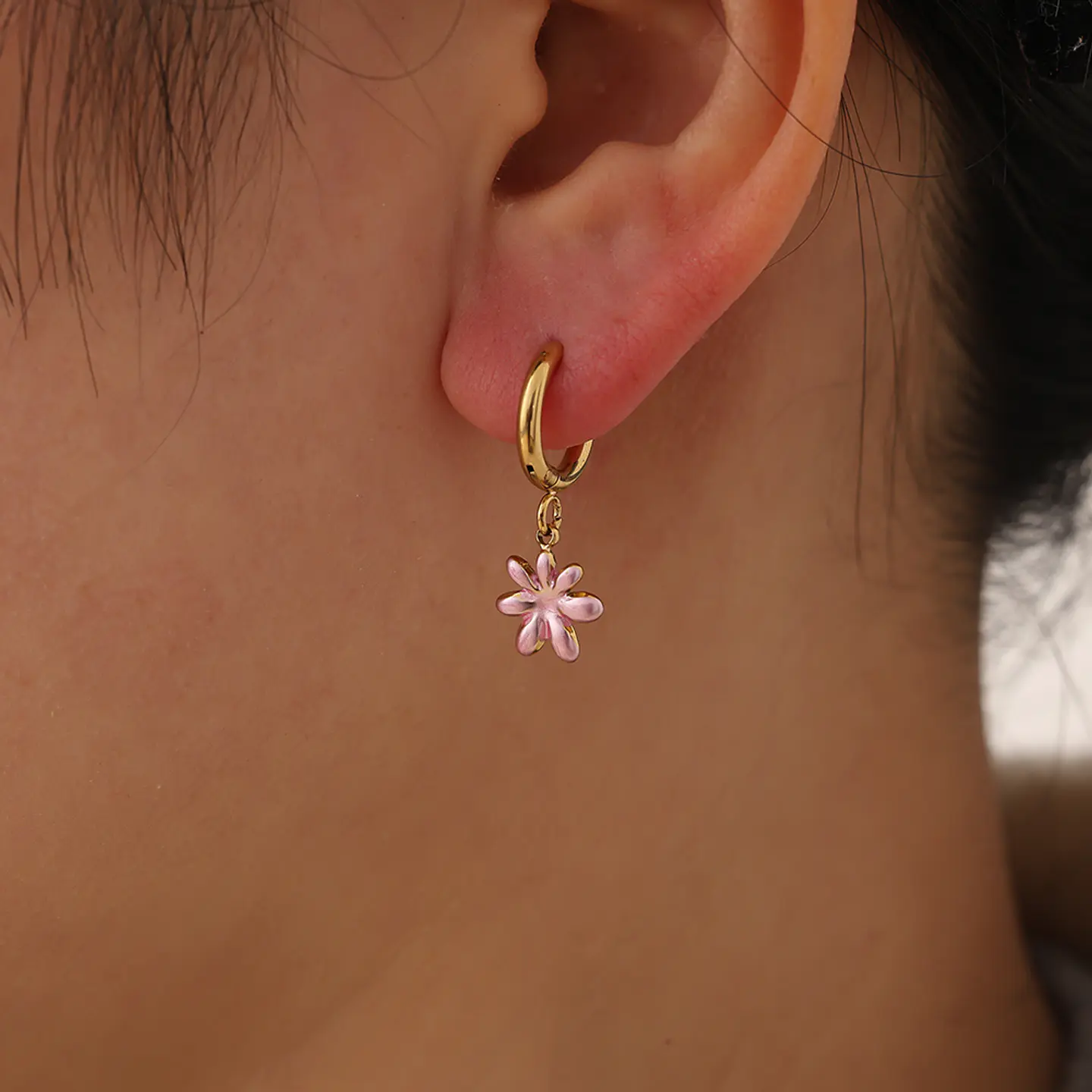 Brincos de Argola com Flor Rosa 2