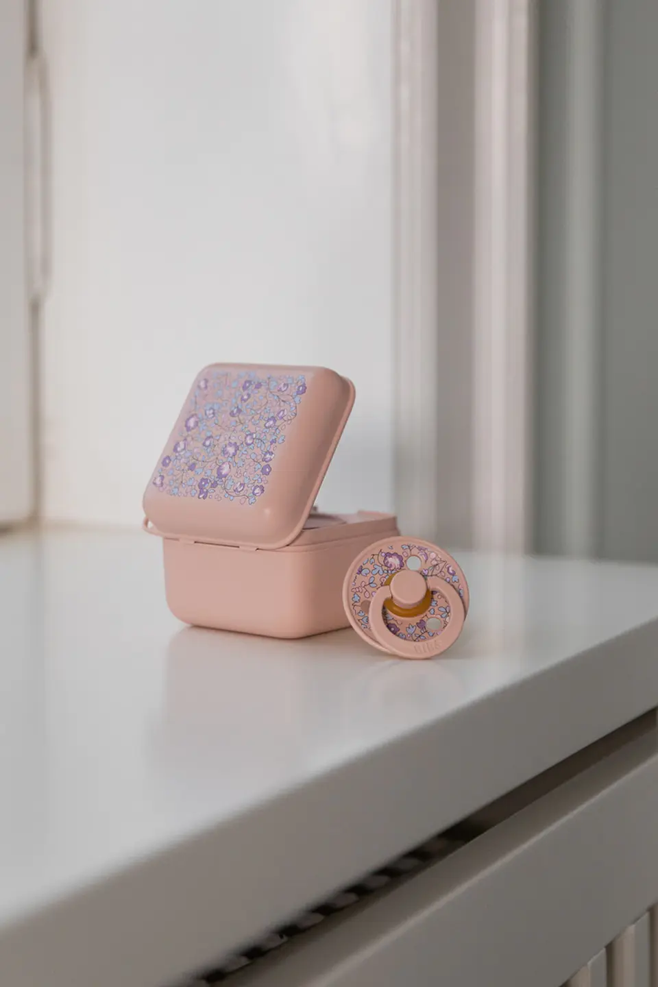 Porta chupetes Blush 3