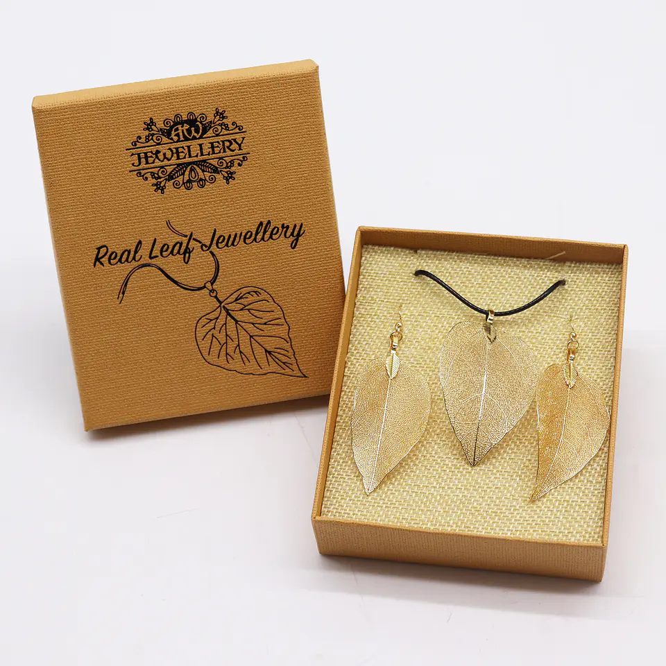 Conjunto de Colar & Brincos com Formato de Folhas - Cor Ouro 4