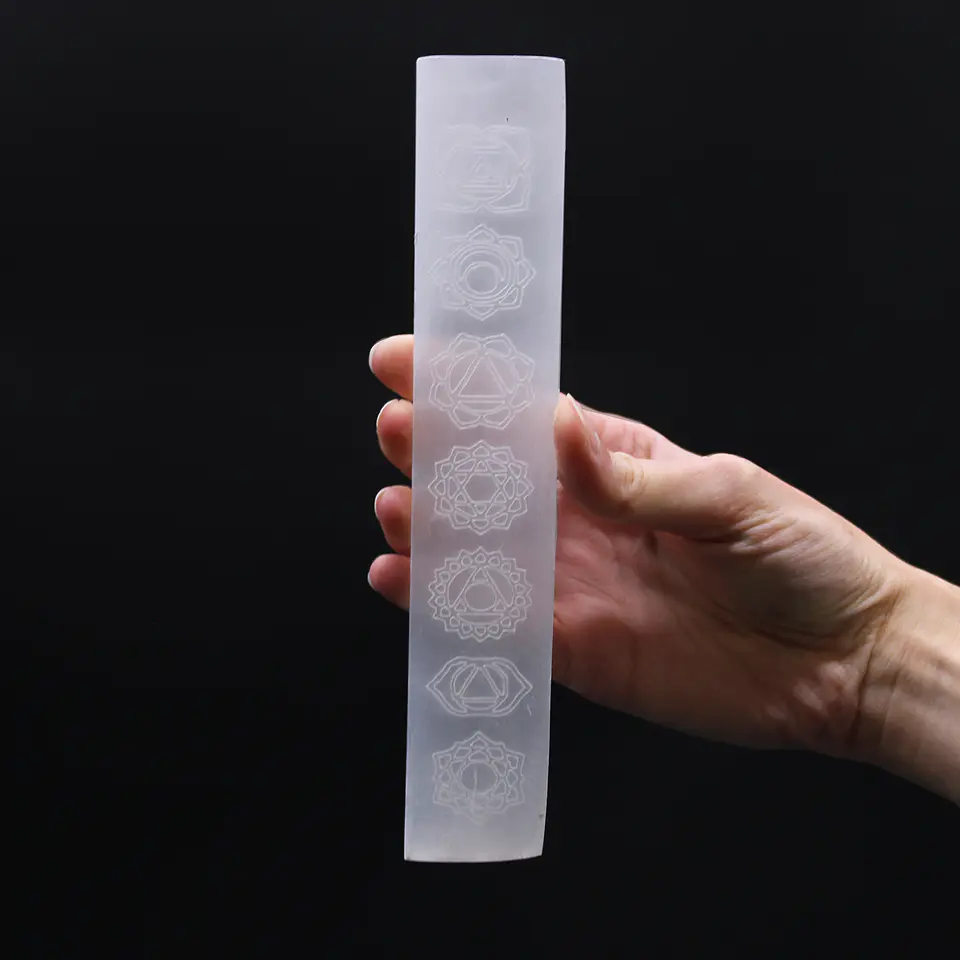 Placa de Carregamento em Selenite Plana 20cm - Chakras 3