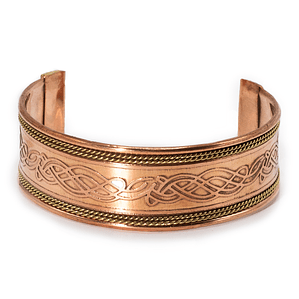 Pulseiras Largas de Cobre com Efeitos Decorativos em Latão
