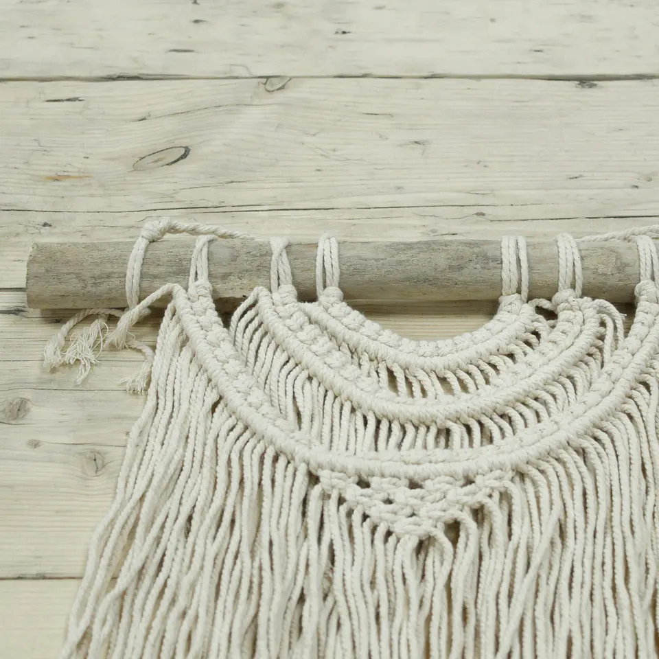 Tapeçaria de Parede em Macramé - Três Ondas 56x44cm 4