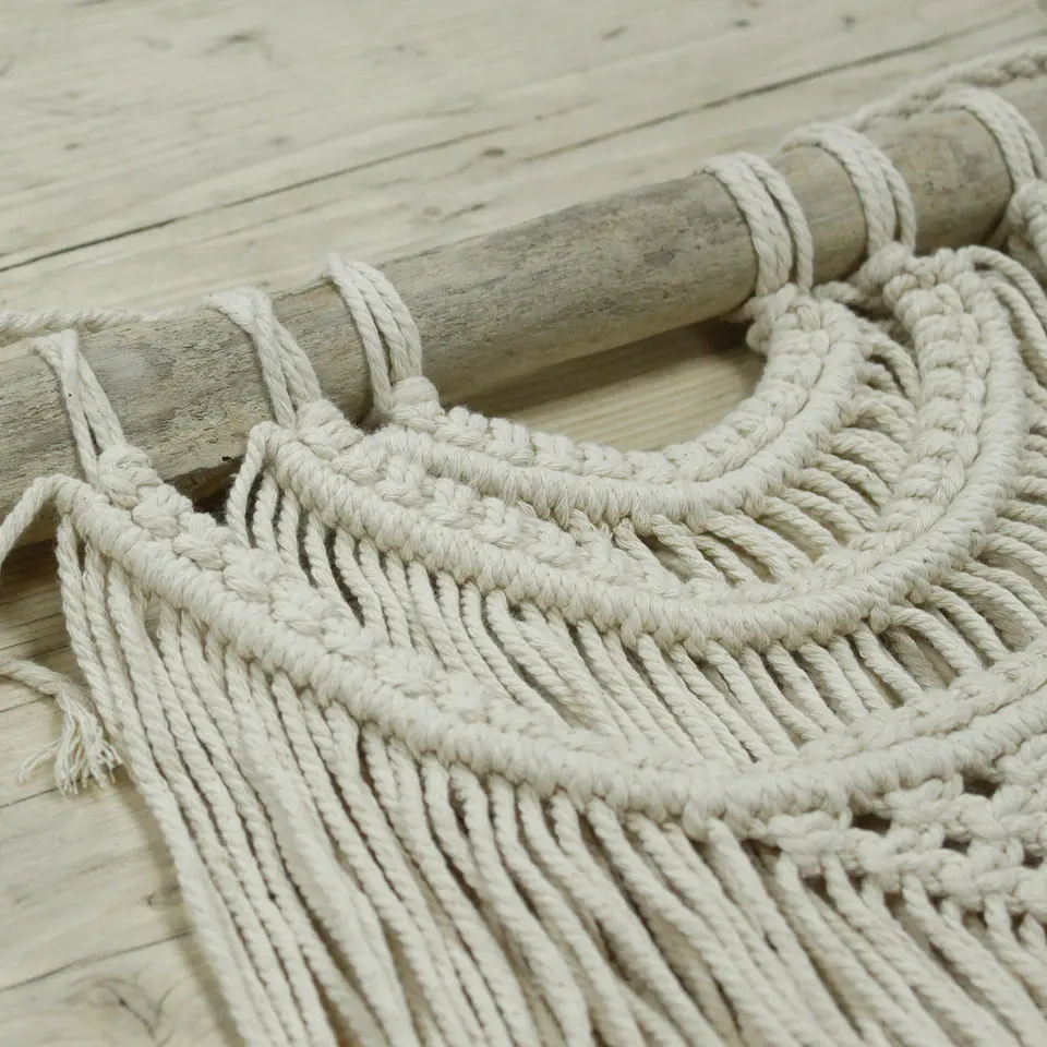 Tapeçaria de Parede em Macramé - Três Ondas 56x44cm 5